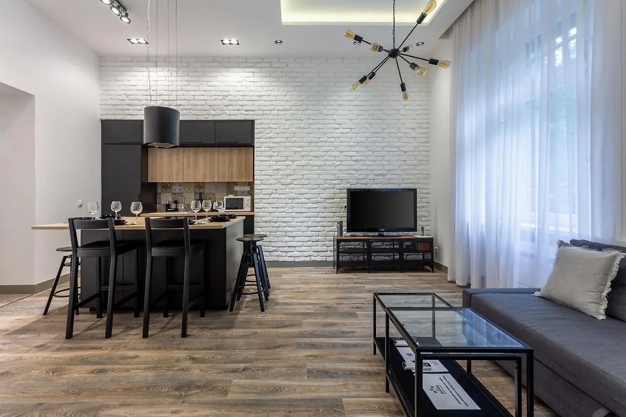 Contacten van Alder Bridge Apartment