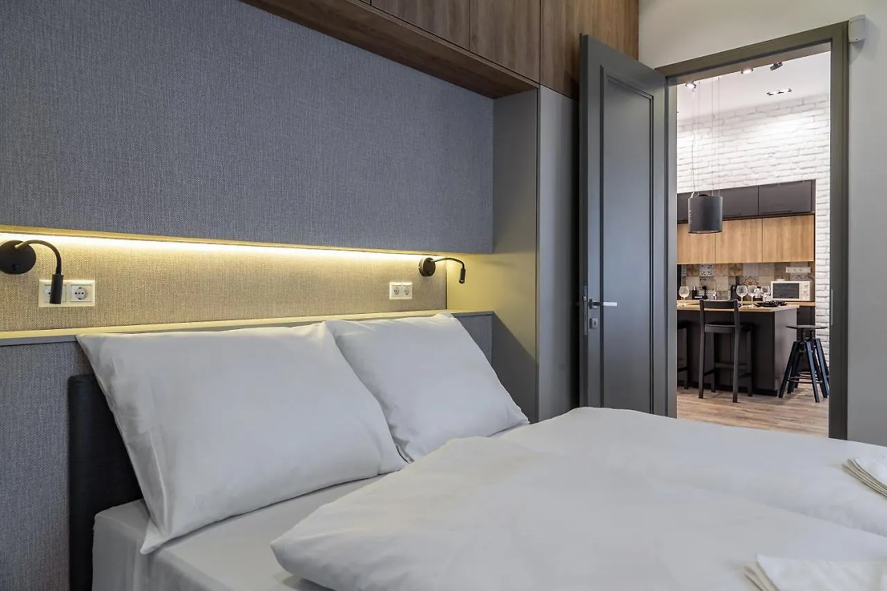 Alder Bridge Apartment Boedapest